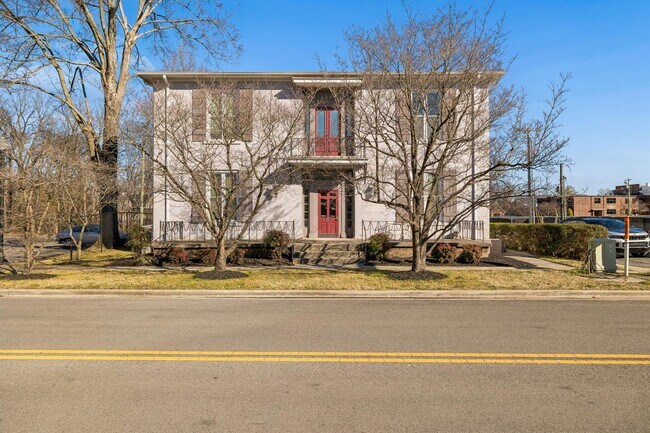 Photo - 302 N Church St