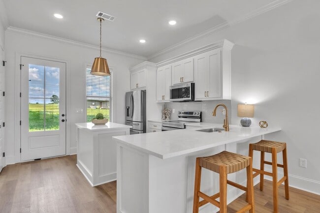 Photo - 96 Breezeway Cove