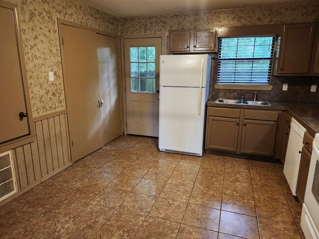 Photo - 2016 Watts Rd Unit 2016 Watts Rd. Apt D