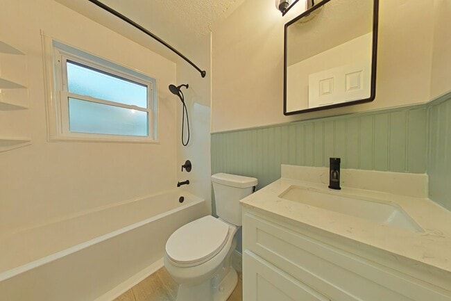 Photo - 318 NW 62nd St