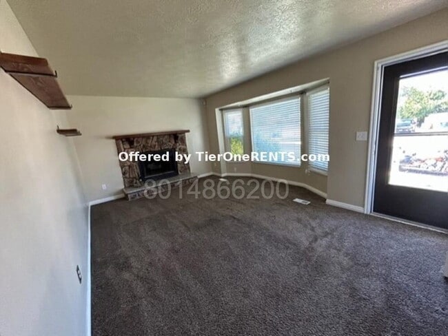 Photo - This property offers a NO DEPOSIT option available for qualified renters!