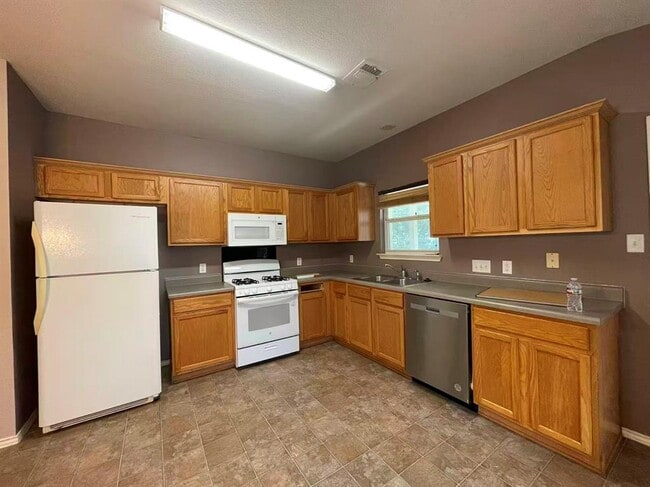 Photo - 2416 Socorro Bend