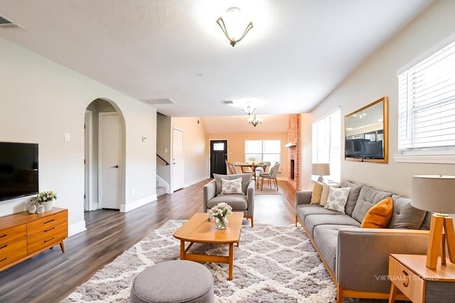 Photo - 22826 Provincial Blvd