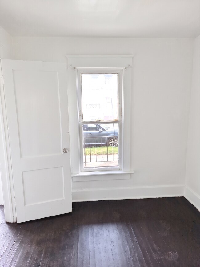 516 E 22nd St Unit 1