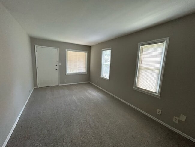 Photo - Charming 3-Bedroom Home in a Convenient Hu...