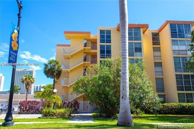 Building Photo - 200 172nd St Unit 101 Rental