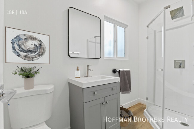 Photo - 201 Normandie Ave Unidad 13