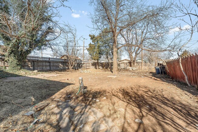 Photo - 3 bed 1 bath now available in Arnet Benson