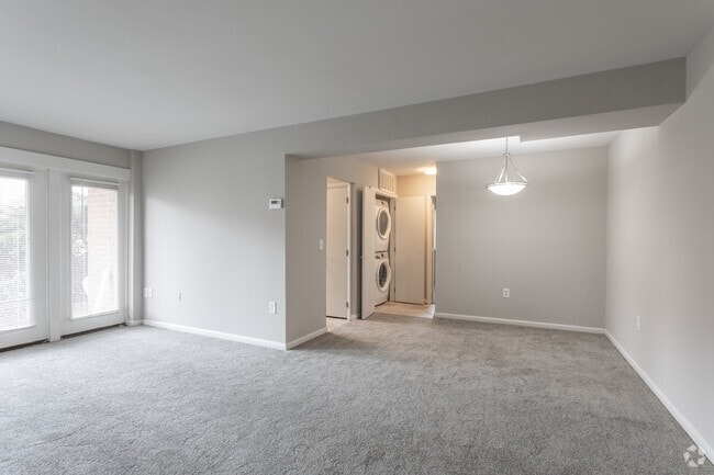 Fairfax Circle Villa Apartments For Rent in Fairfax, VA