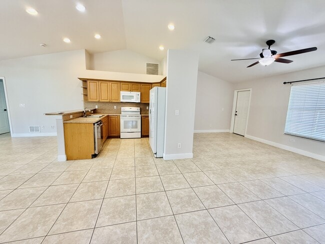 Photo - 192 Argonne Ave S