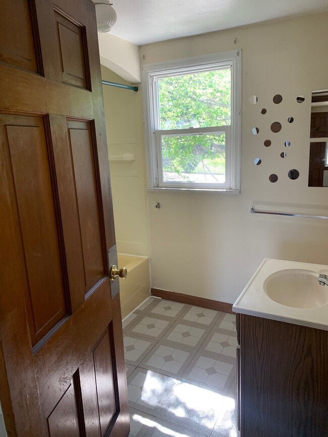 Photo - 2107 Birch St