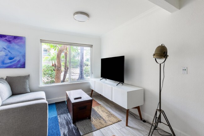 8529 Villa La Jolla Dr