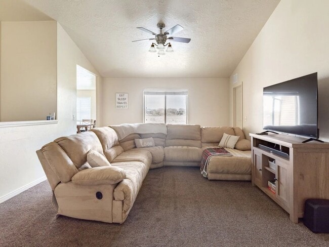 Photo - 674 Tanglewood Dr