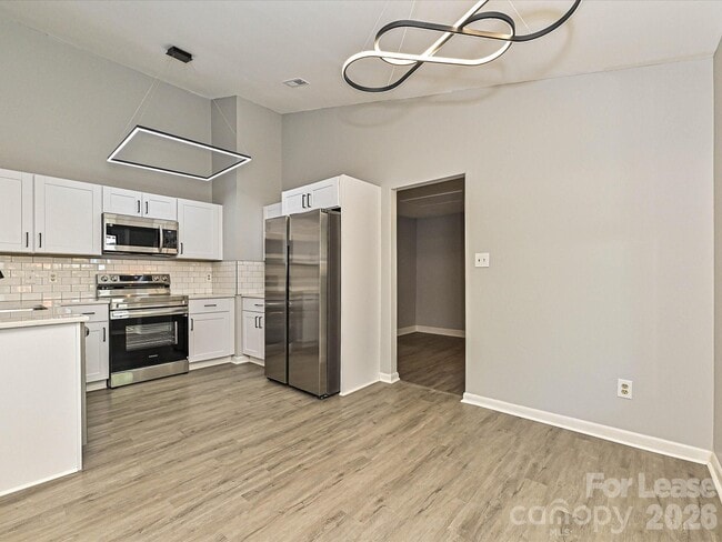 Photo - 633 Pennwood Ln