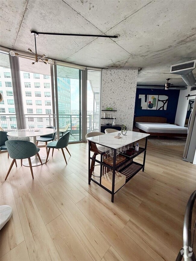 Building Photo - 690 SW 1st Ct Unit 2027 Rental