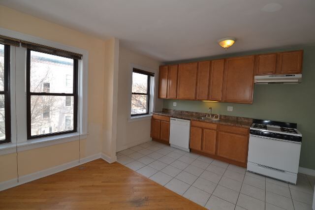 Photo - 3321 N Lakewood Ave Unit M07H