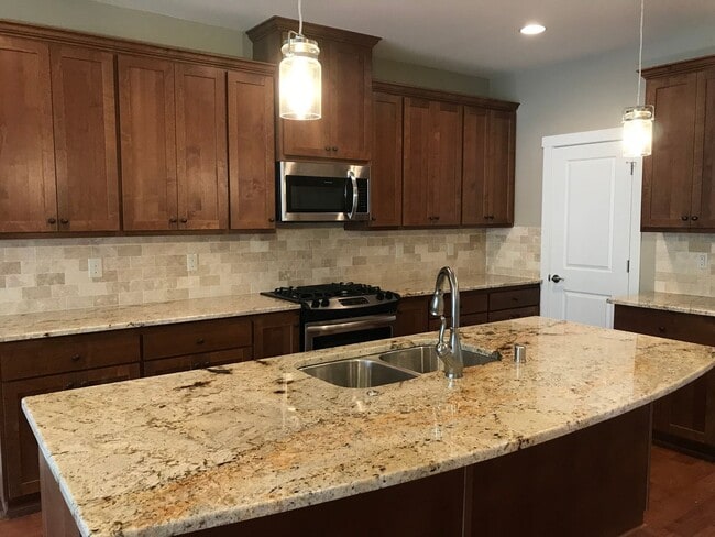 4237 NW Sage Loop
