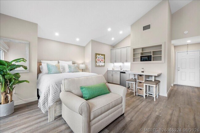 Building Photo - 11863 Wimbledon Cir Unit 543