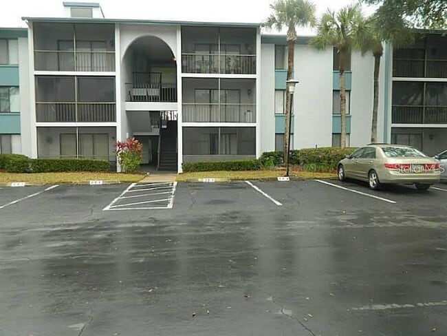 8203 Sun Spring Cir Unidad 21