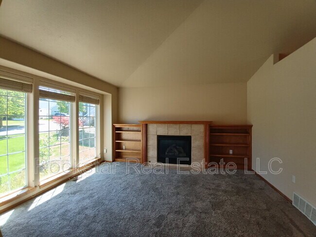 Photo - 6720 S Moran View St