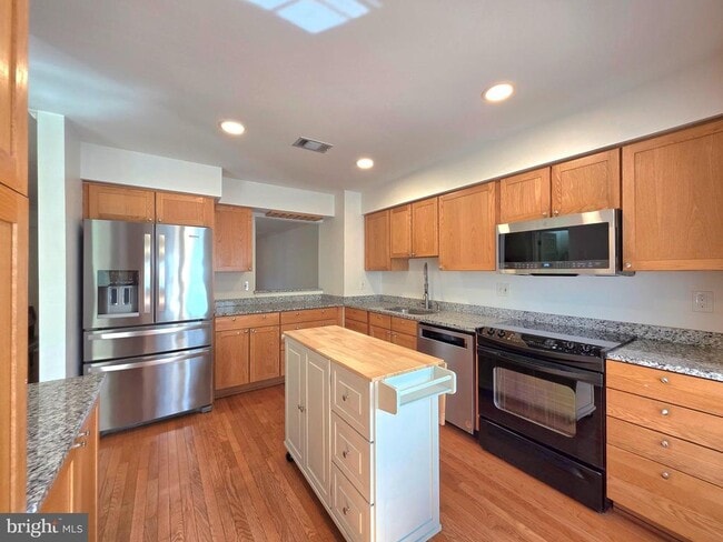 Photo - 5939 Heatherwood Ct