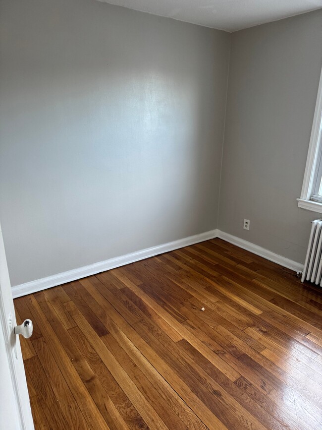 Building Photo - 1618 Memorial Ave