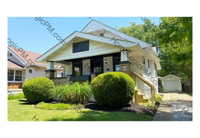 Building Photo - NEAR EASTSIDE 2BR BUNGALOW RECENTLY UPDATED!