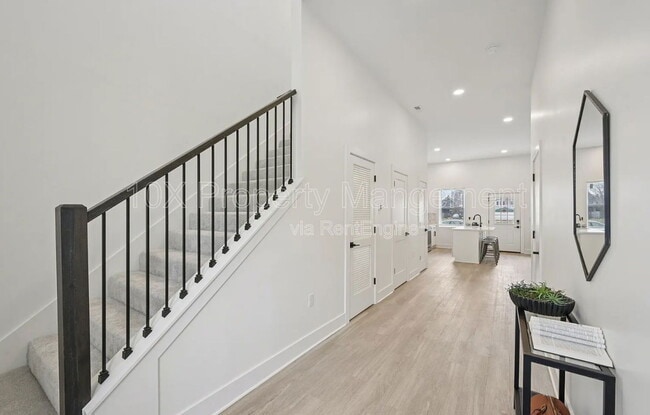 Photo - 92 E Innis Ave