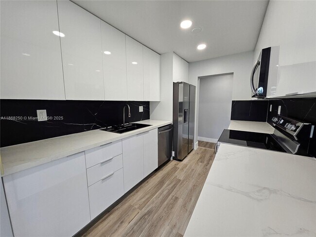 Photo - 2865 NE 13th Ave