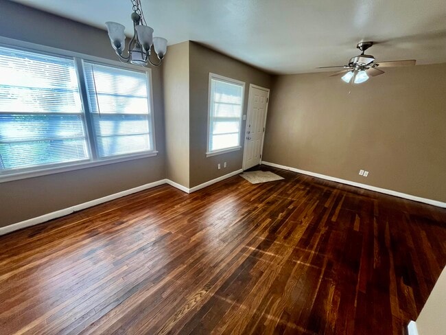 Photo - 4601 Elgin Ave