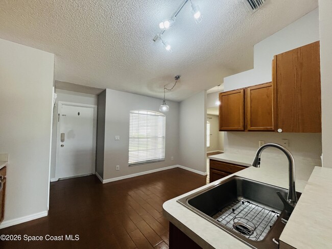 Photo - 829 Honeysuckle Dr