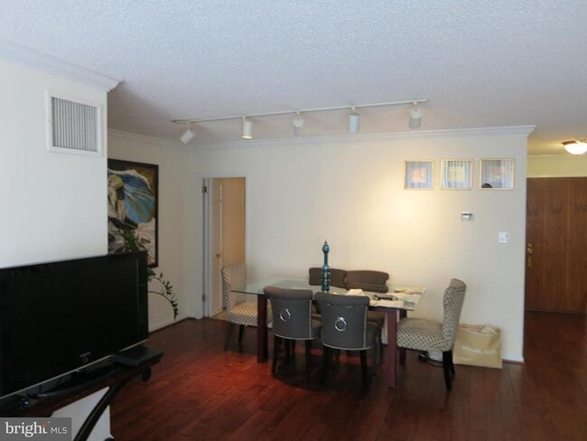 Photo - 2555 Pennsylvania Ave NW Unit 519