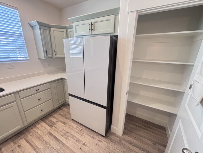 Photo - 3985 W 1960 N