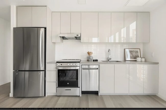 Photo - 98-10 63rd Rd