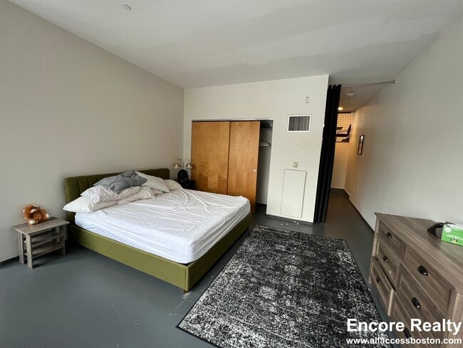 Photo - 110 E Berkeley St