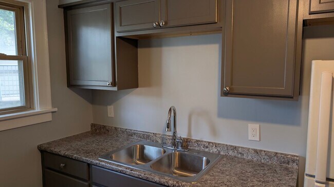 Photo - 1011 California Ave Unit Apt. 1R