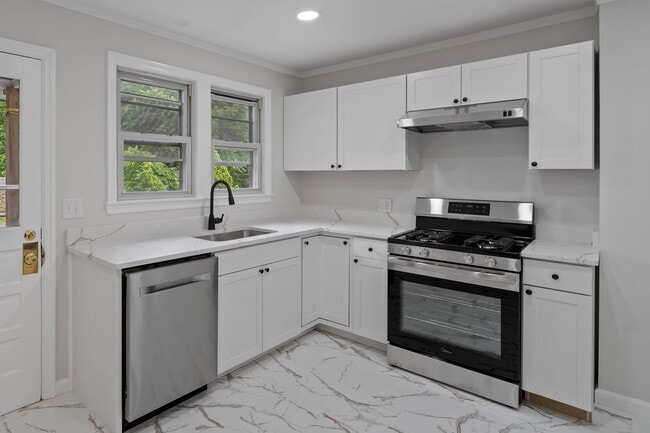 Photo - 114 Linderman Ave Unidad 1