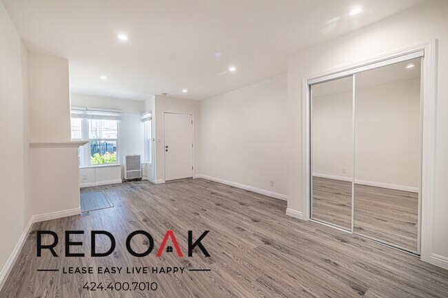 Photo - 1627 Normandie Ave Condo Unit 11
