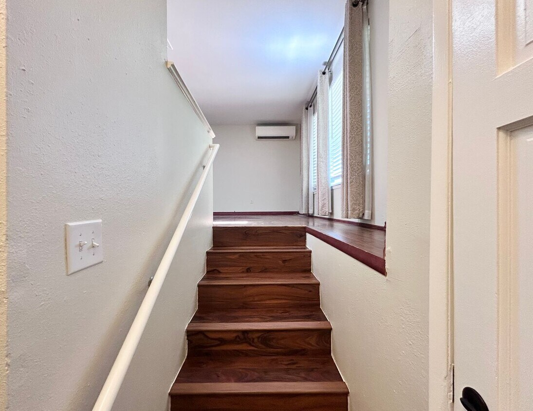 Large 3 Bed, 2 Bath, Sanctuary! - Large 3 Bed, 2 Bath, Sanctuary!