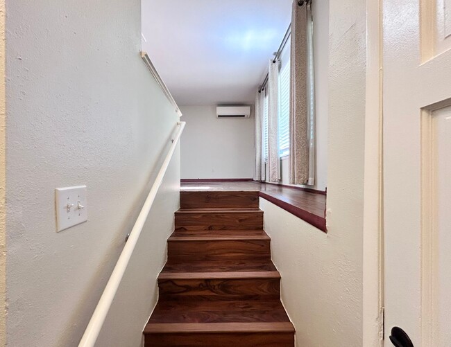 Large 3 Bed, 2 Bath, Sanctuary! - Large 3 Bed, 2 Bath, Sanctuary! House