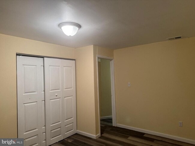 Building Photo - 8806 Braeside Dr