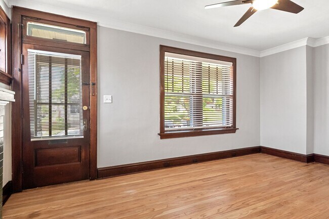 Photo - 5352 Itaska St Unit 1F