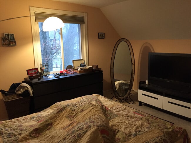 Building Photo - 12802 Ardennes Ave Unit U Rental