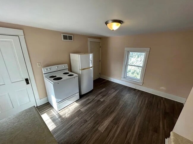 Photo - 306 Humboldt Ave Unit Upper