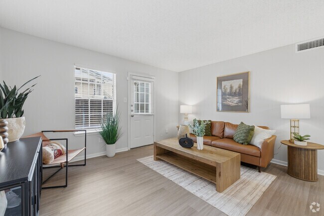2BR, 1BA - 814SF - Living Room