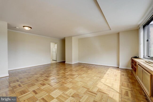 Building Photo - 1021 Arlington Blvd Unit 743