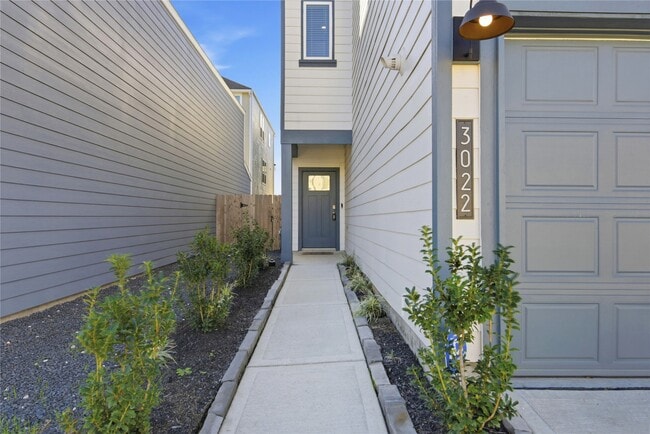 Photo - 3022 La Latina Dr