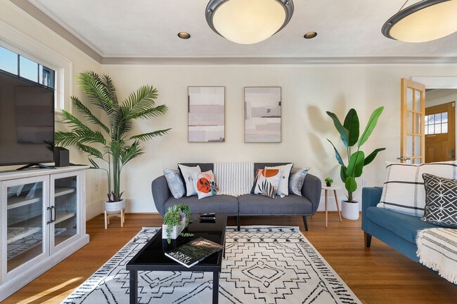 Photo - 710 10th Ave E Unit SI ID1035931P