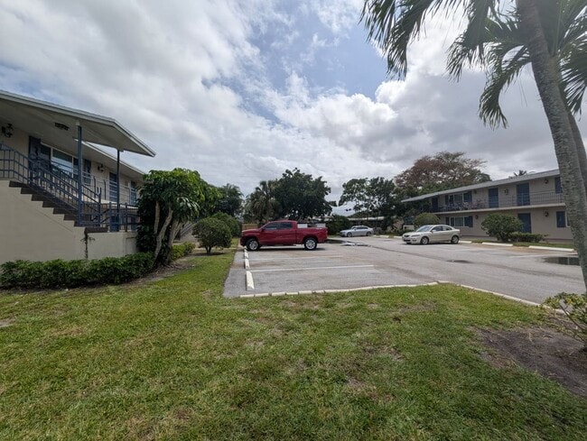 Photo - 817 Lighthouse Dr Unit B