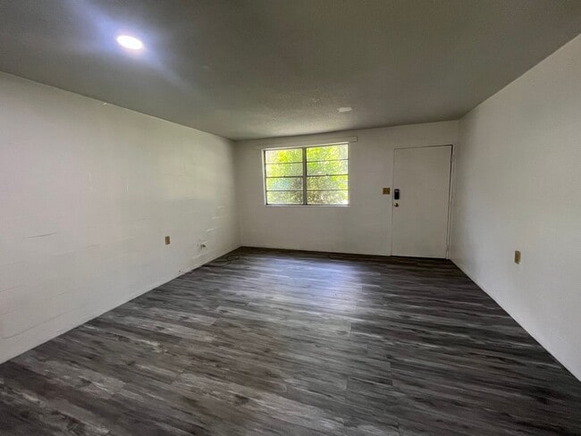 Photo - REMODELED 1 Bedroom, 1 Bathroom Brick Apartment (ask about our move in special!) Unit 811 McGee Street NE Live Oak 32064